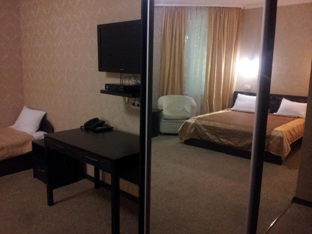 Noy Hotel Харков Стая снимка