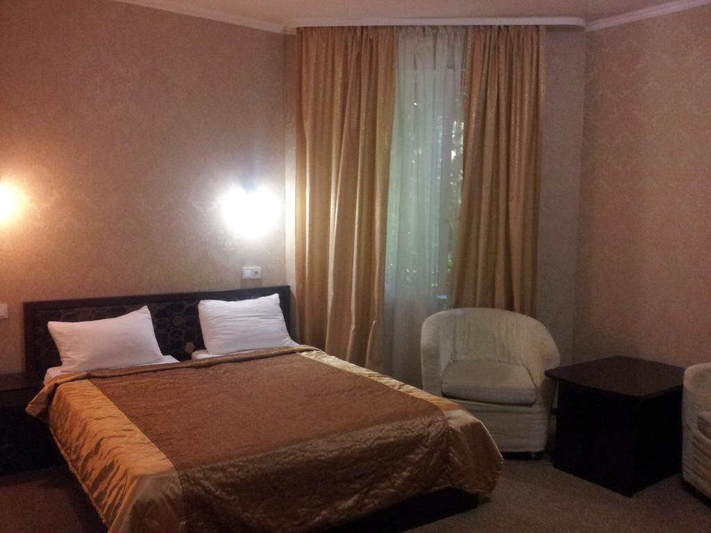 Noy Hotel Харков Стая снимка