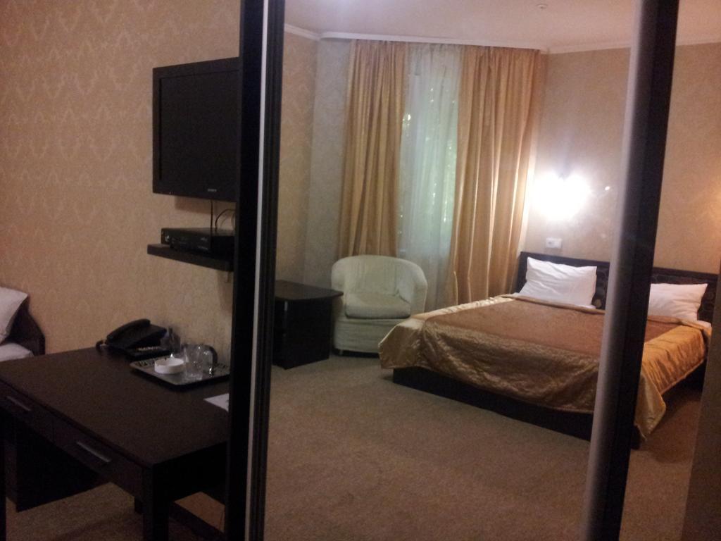 Noy Hotel Харков Стая снимка