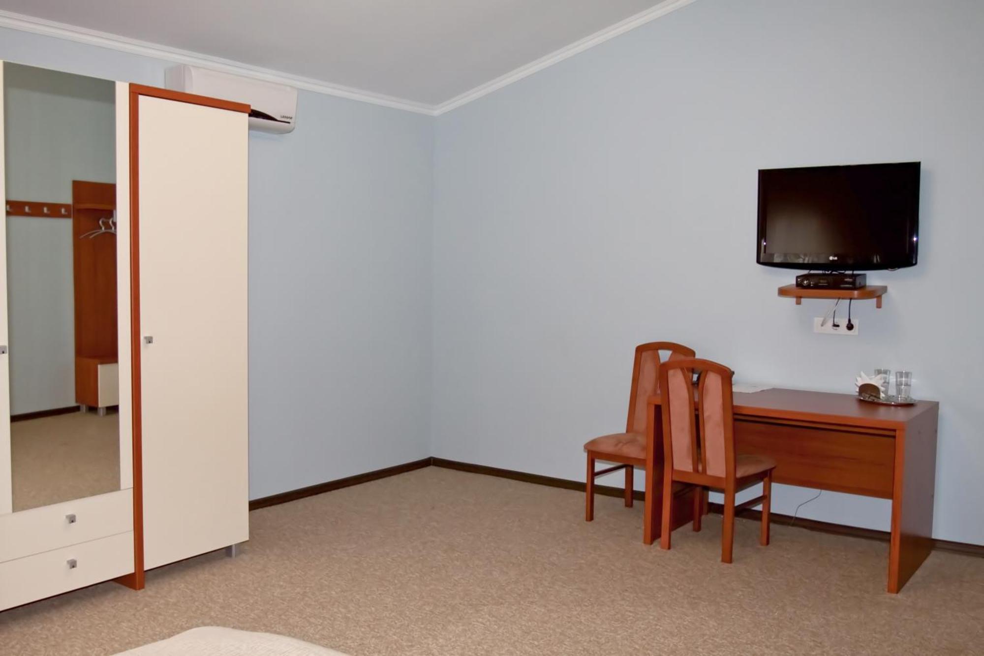 Noy Hotel Харков Екстериор снимка