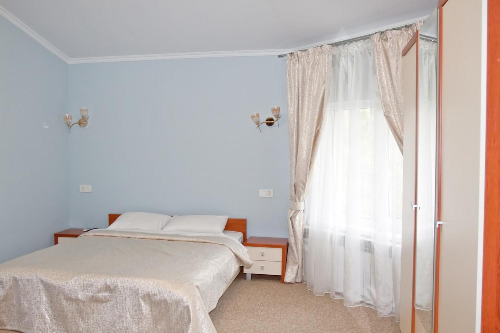 Noy Hotel Харков Екстериор снимка