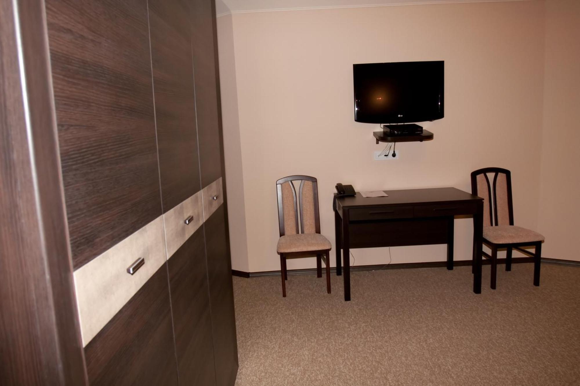 Noy Hotel Харков Екстериор снимка