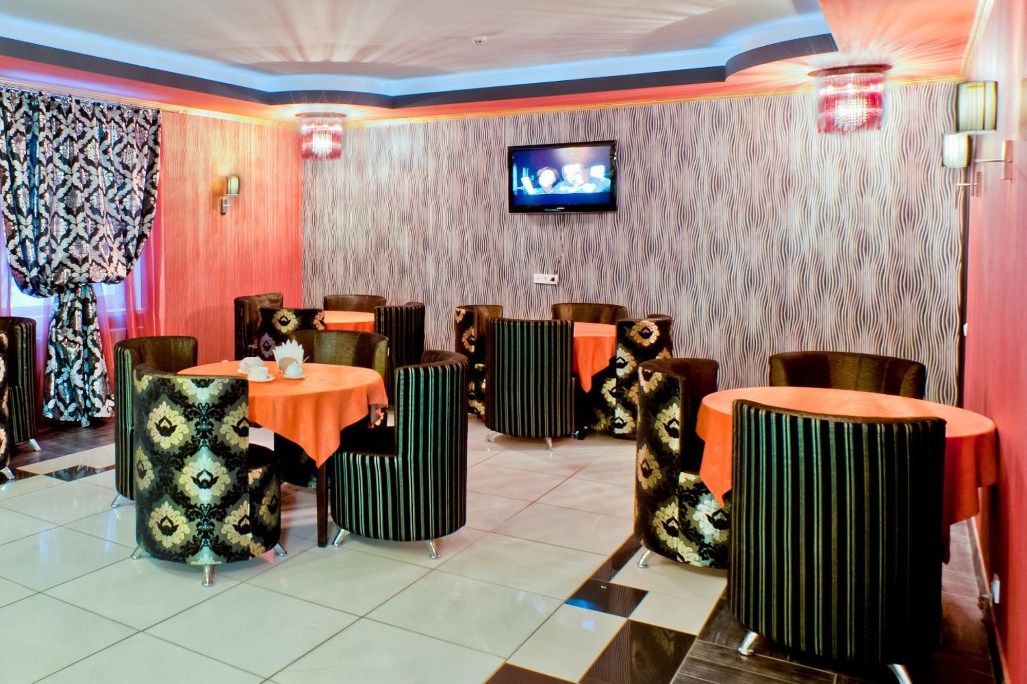 Noy Hotel Харков Екстериор снимка
