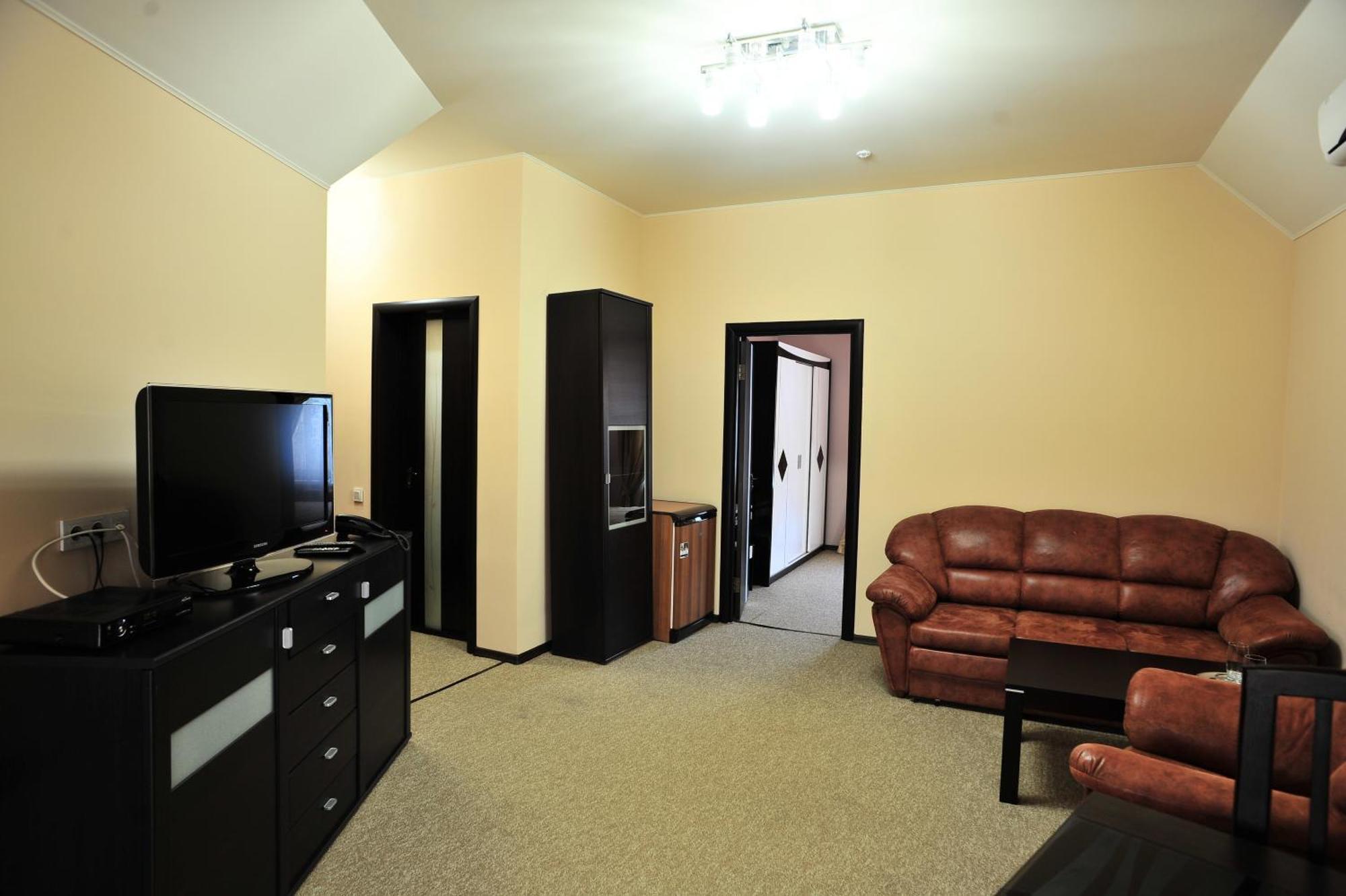 Noy Hotel Харков Екстериор снимка