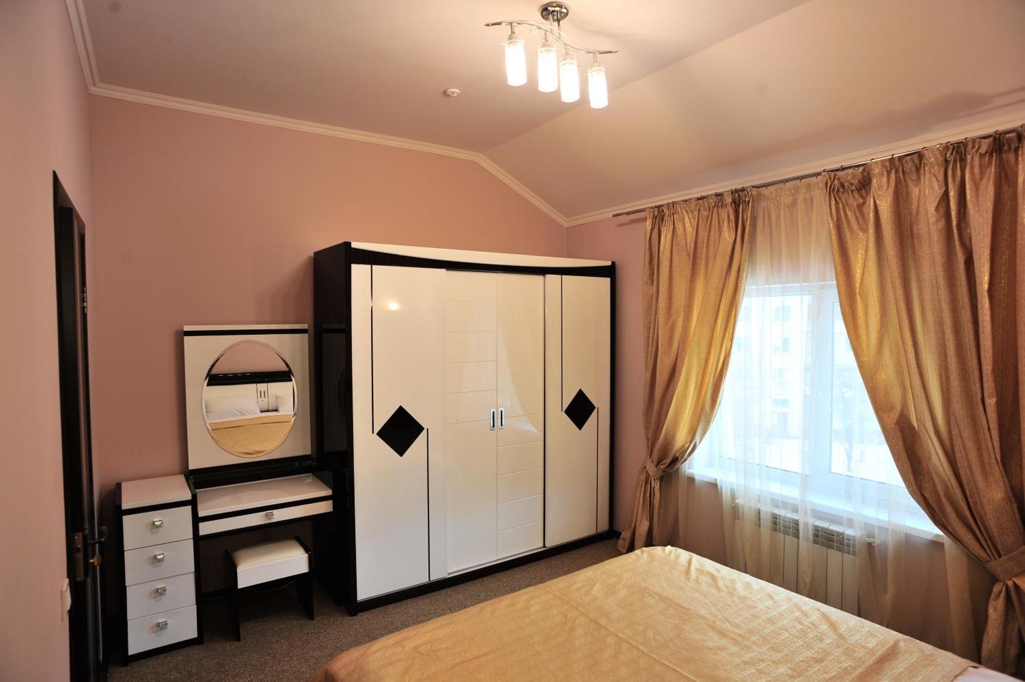 Noy Hotel Харков Екстериор снимка