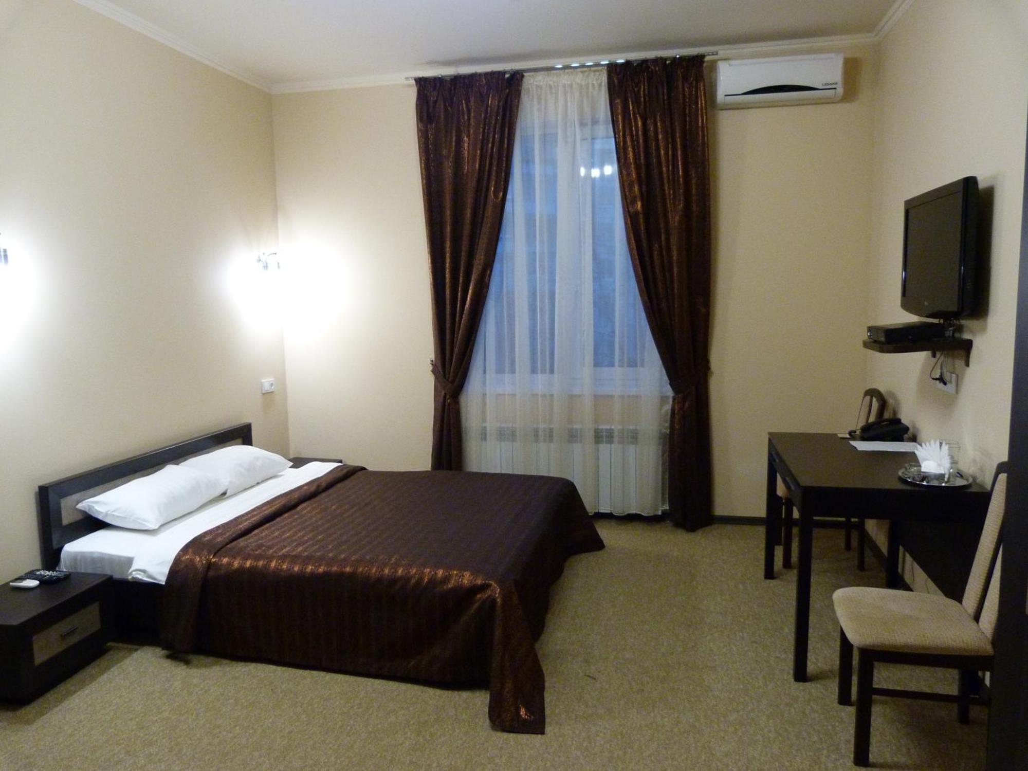 Noy Hotel Харков Екстериор снимка