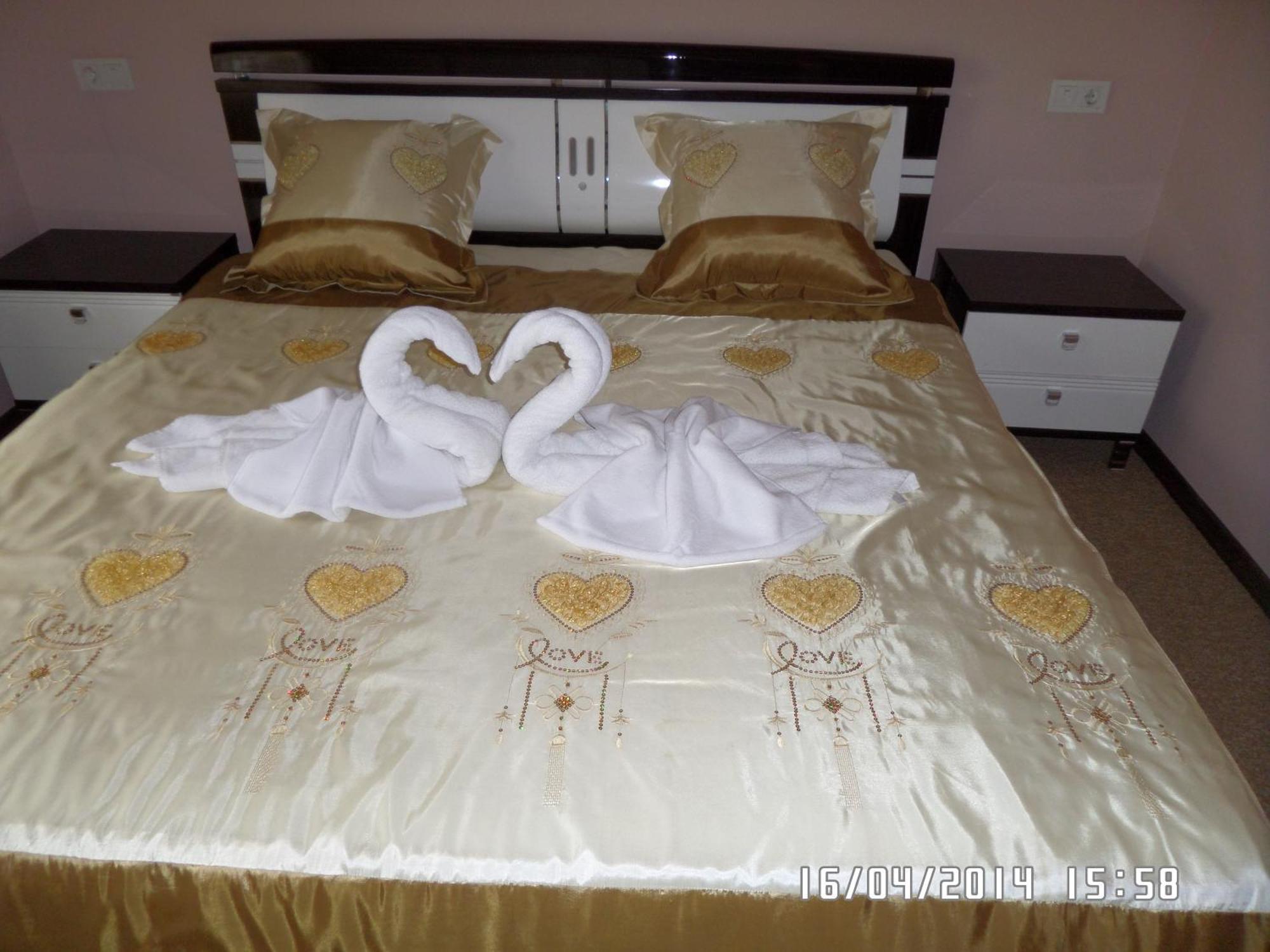 Noy Hotel Харков Стая снимка