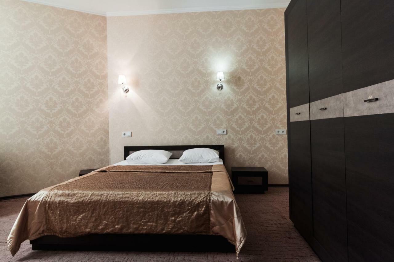 Noy Hotel Харков Екстериор снимка