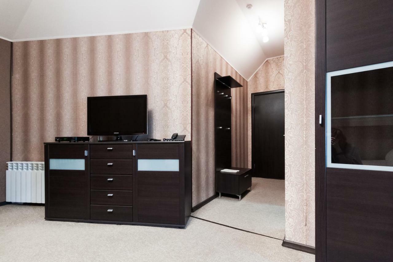 Noy Hotel Харков Екстериор снимка