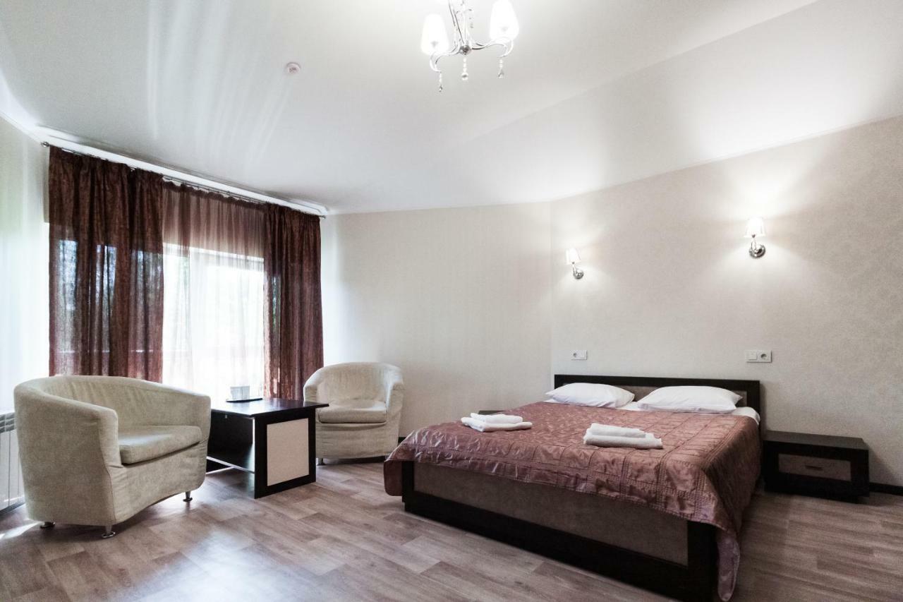 Noy Hotel Харков Екстериор снимка