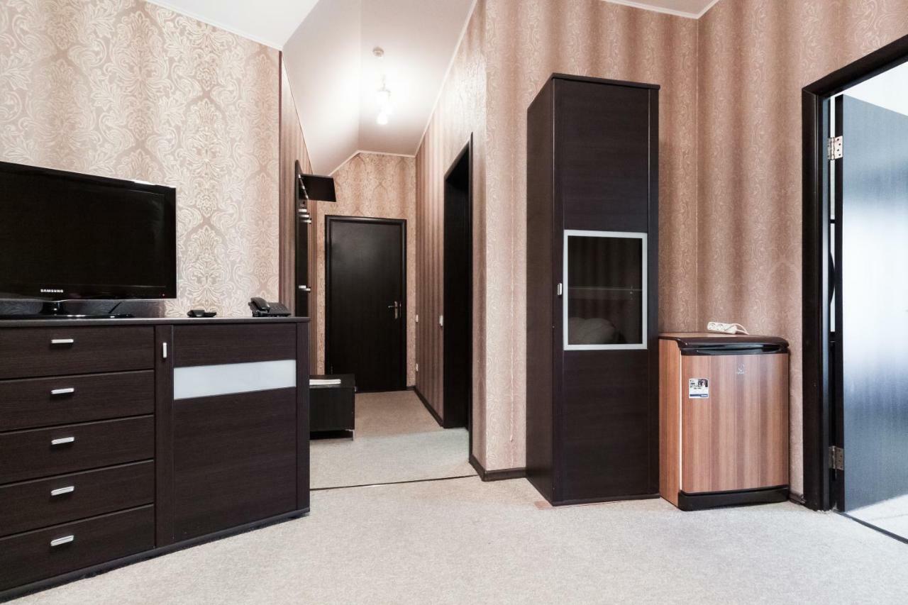 Noy Hotel Харков Екстериор снимка