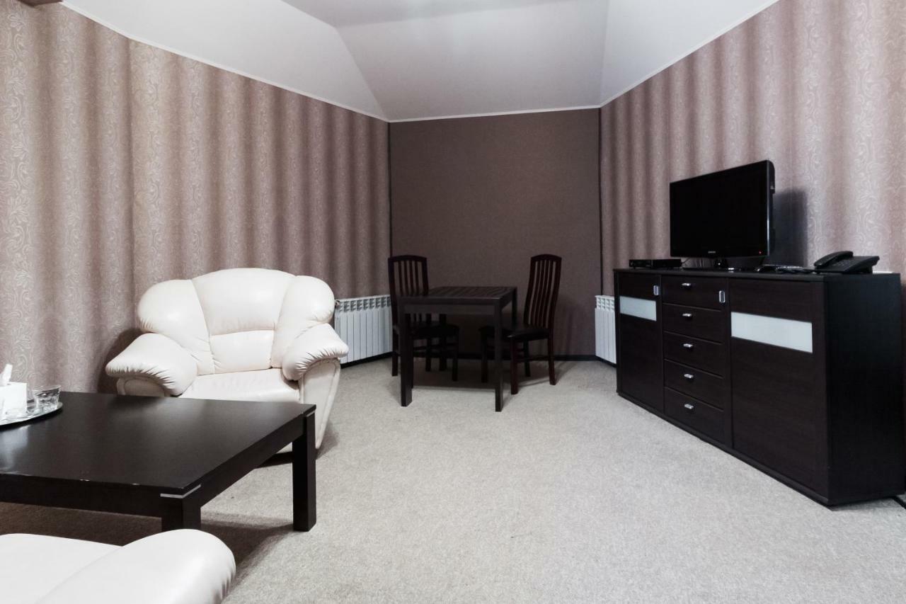 Noy Hotel Харков Екстериор снимка