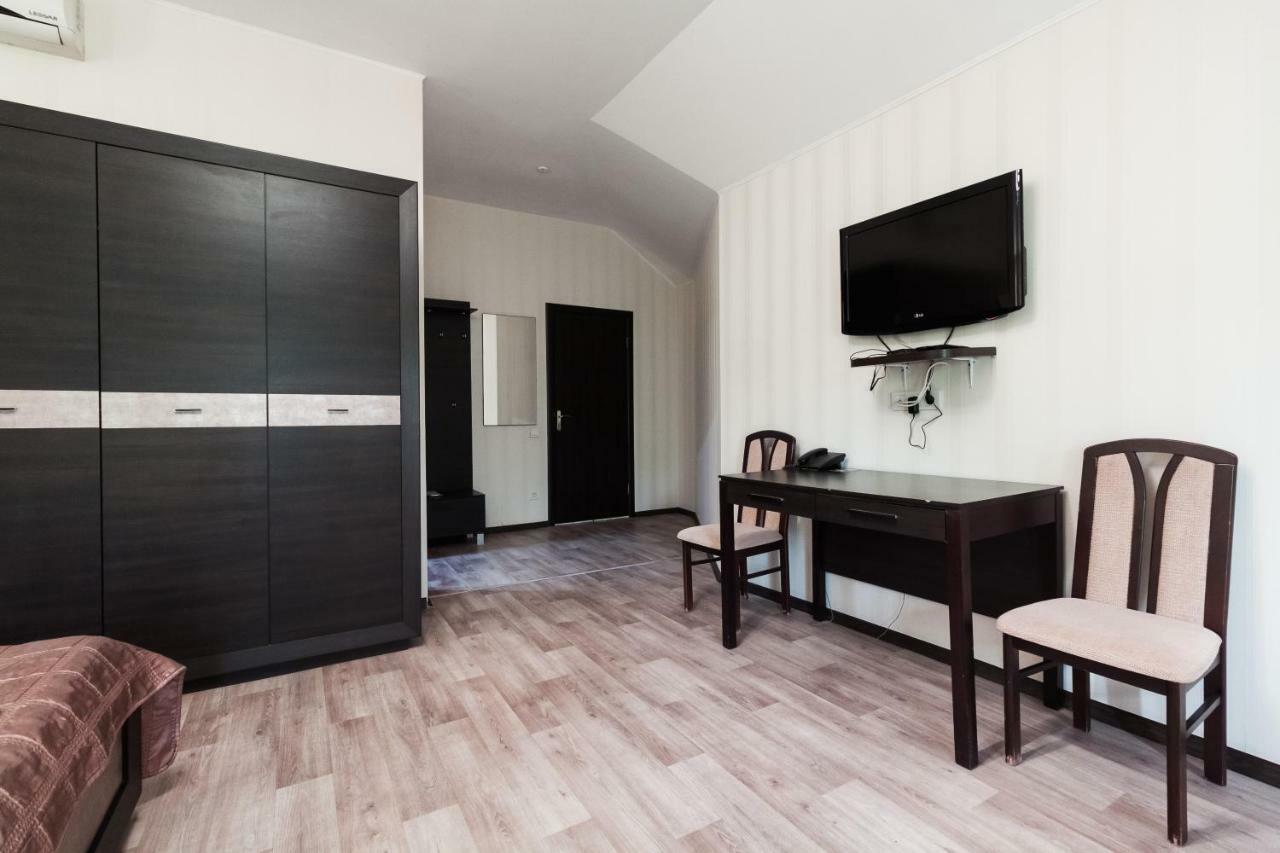 Noy Hotel Харков Екстериор снимка