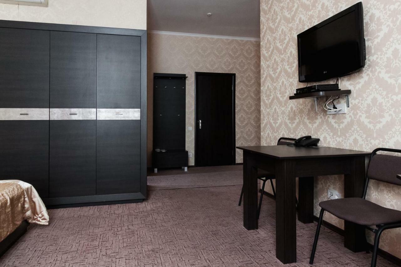 Noy Hotel Харков Екстериор снимка