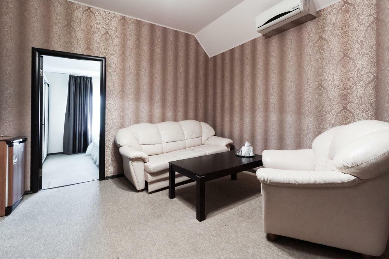 Noy Hotel Харков Екстериор снимка