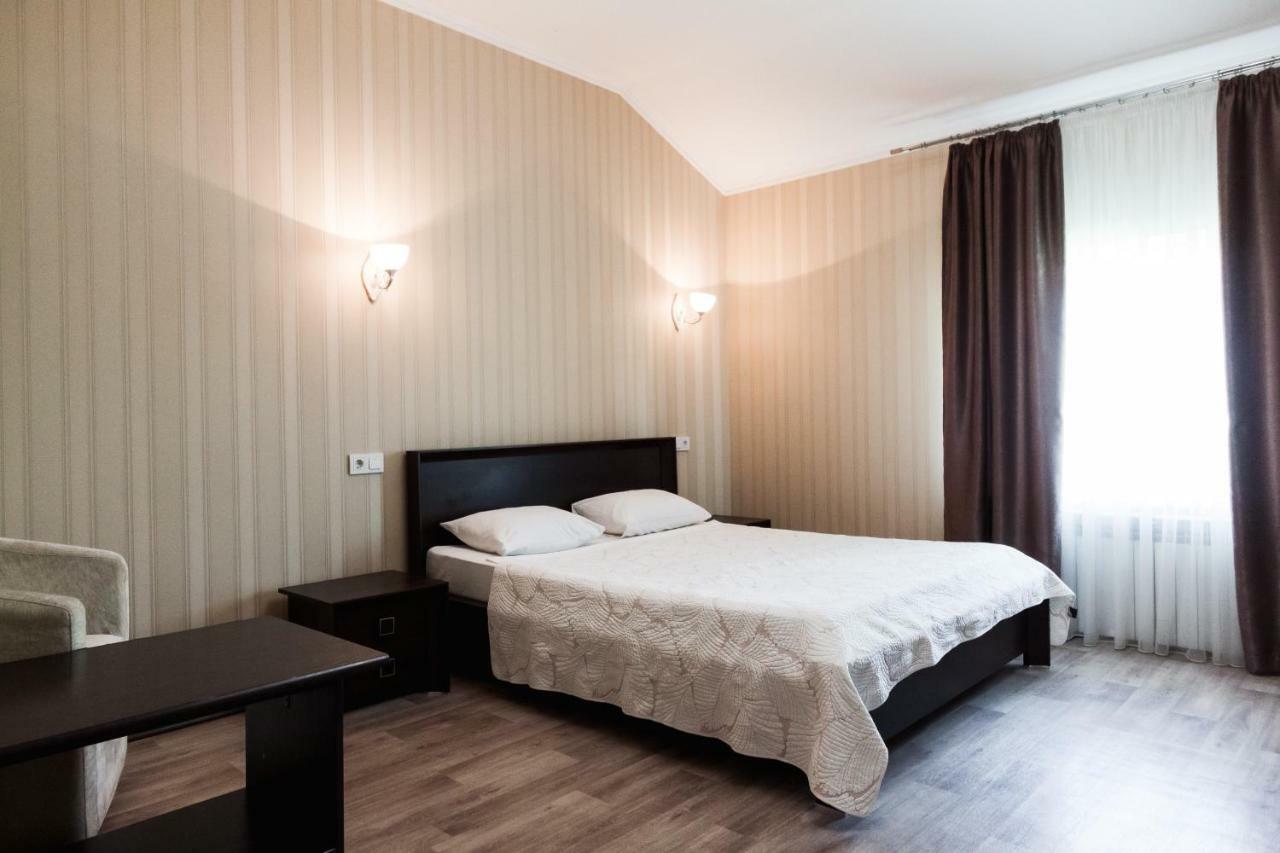 Noy Hotel Харков Екстериор снимка