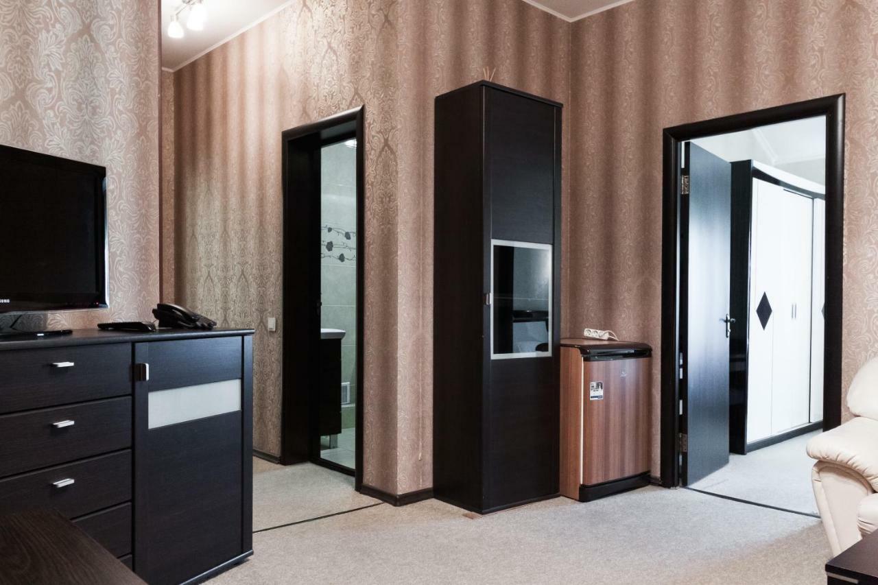 Noy Hotel Харков Екстериор снимка