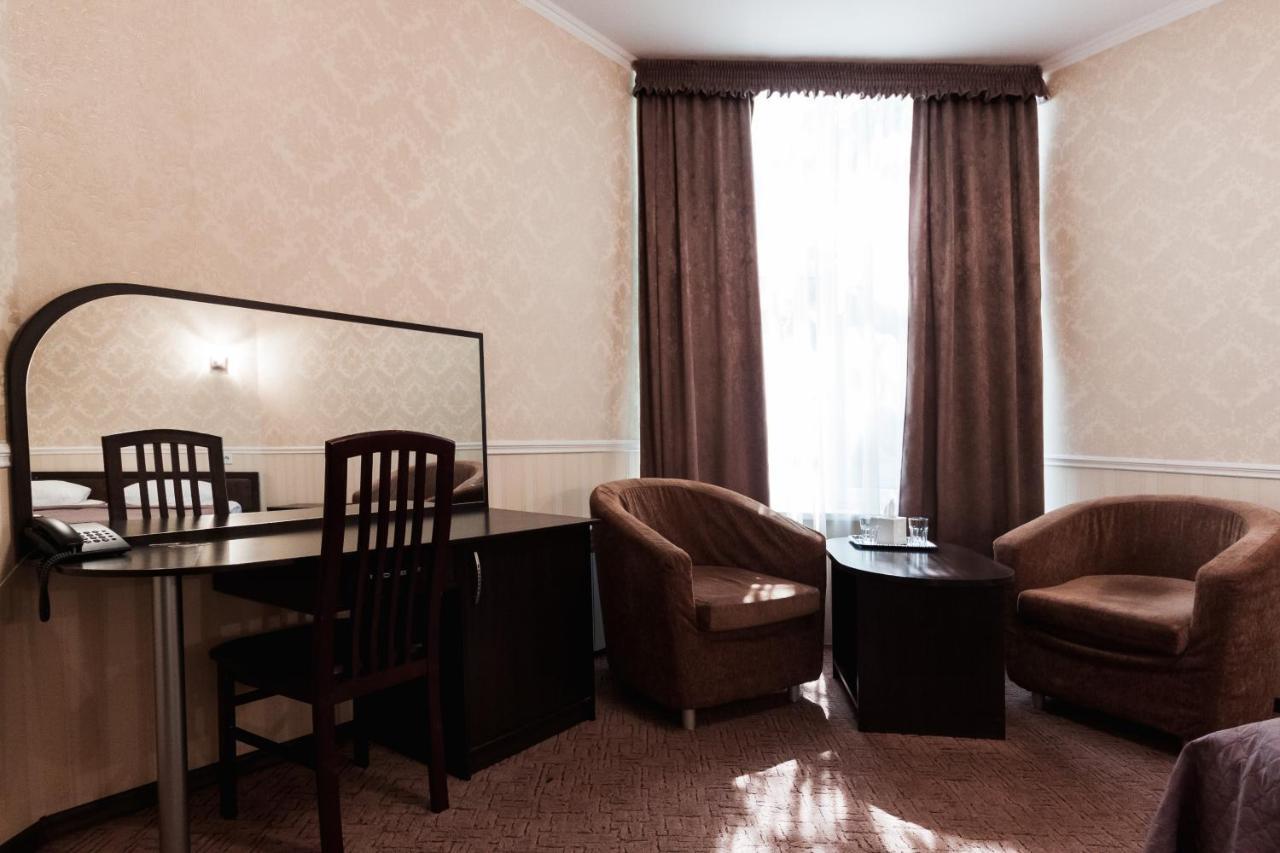 Noy Hotel Харков Екстериор снимка
